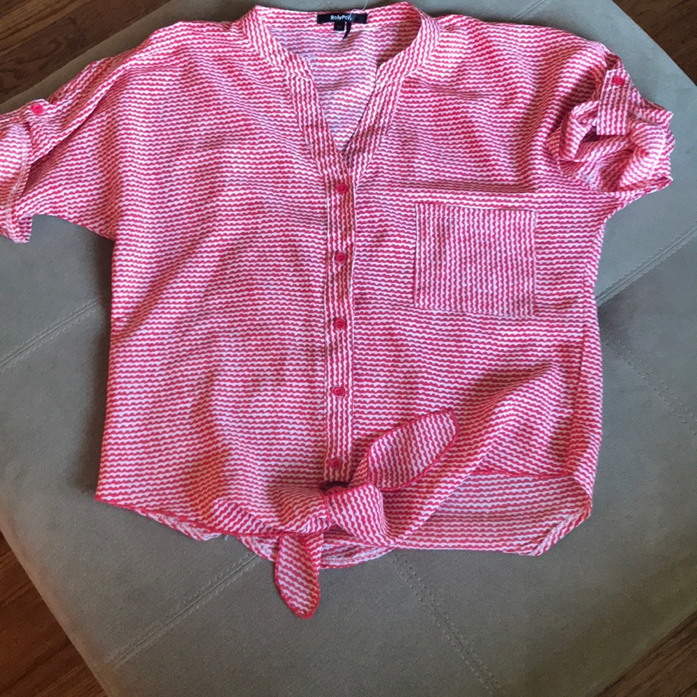 Roly Poly red/ white zig zag/chevron tie top, sz M
